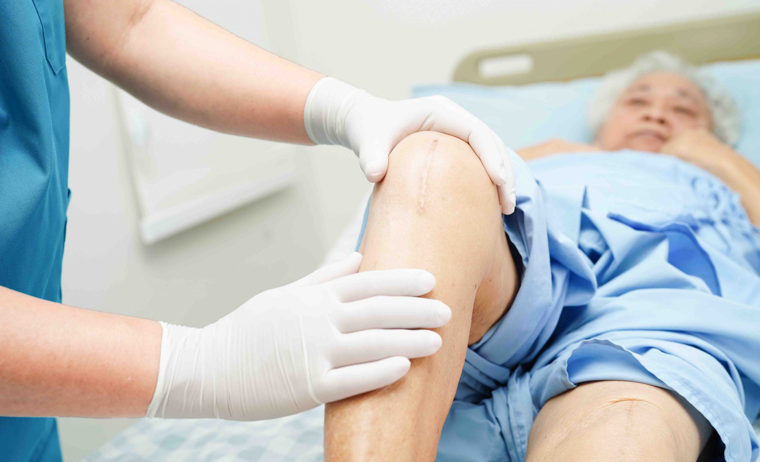 UniSC research. Experiences after hip or knee surgery with regard to mental health and how this impacts recovery.